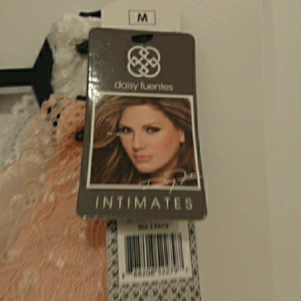 Daisy Fuentes White & peach Lace Longline Bra set! - Picture 3 of 13